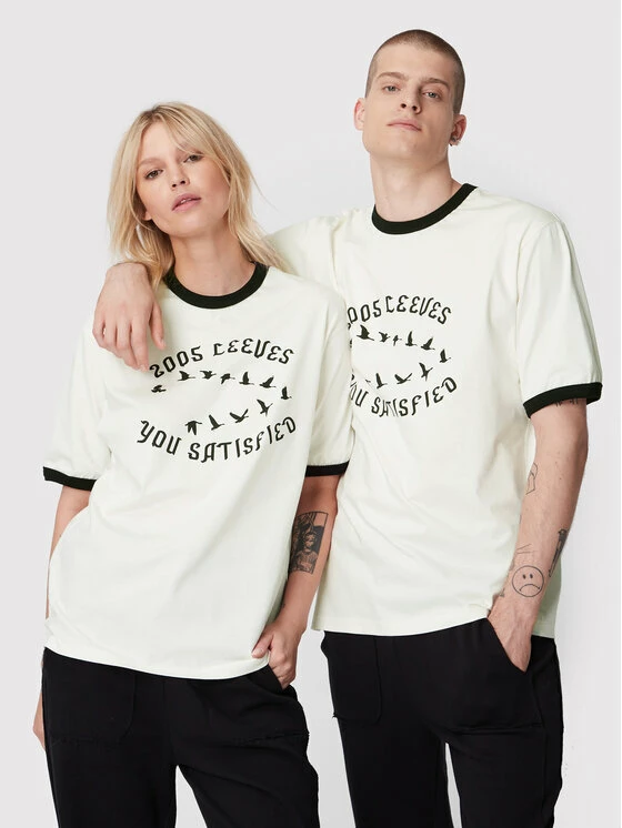 Η καλύτερη συμφωνία 🔥 Γυναίκες T-shirts T-Shirt Unisex 2005 X Leeves „Satisfied” Λευκό Regular Fit 🔥 3 Η καλύτερη συμφωνία 🔥 Γυναίκες T-shirts T-Shirt Unisex 2005 X Leeves „Satisfied” Λευκό Regular Fit 🔥