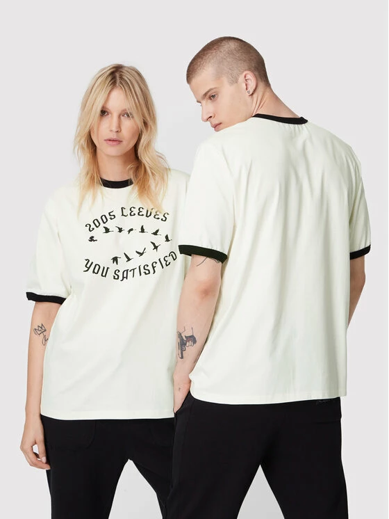 Η καλύτερη συμφωνία 🔥 Γυναίκες T-shirts T-Shirt Unisex 2005 X Leeves „Satisfied” Λευκό Regular Fit 🔥 5 Η καλύτερη συμφωνία 🔥 Γυναίκες T-shirts T-Shirt Unisex 2005 X Leeves „Satisfied” Λευκό Regular Fit 🔥 - Image 3